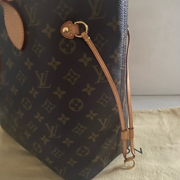 AUTHENTIC LOUIS VUITTON MONOGRAM NEVERFULL MM WITH DUST BAG - Picture 5 of 11